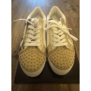 Outwoods gold and white low-top sneakers with stud